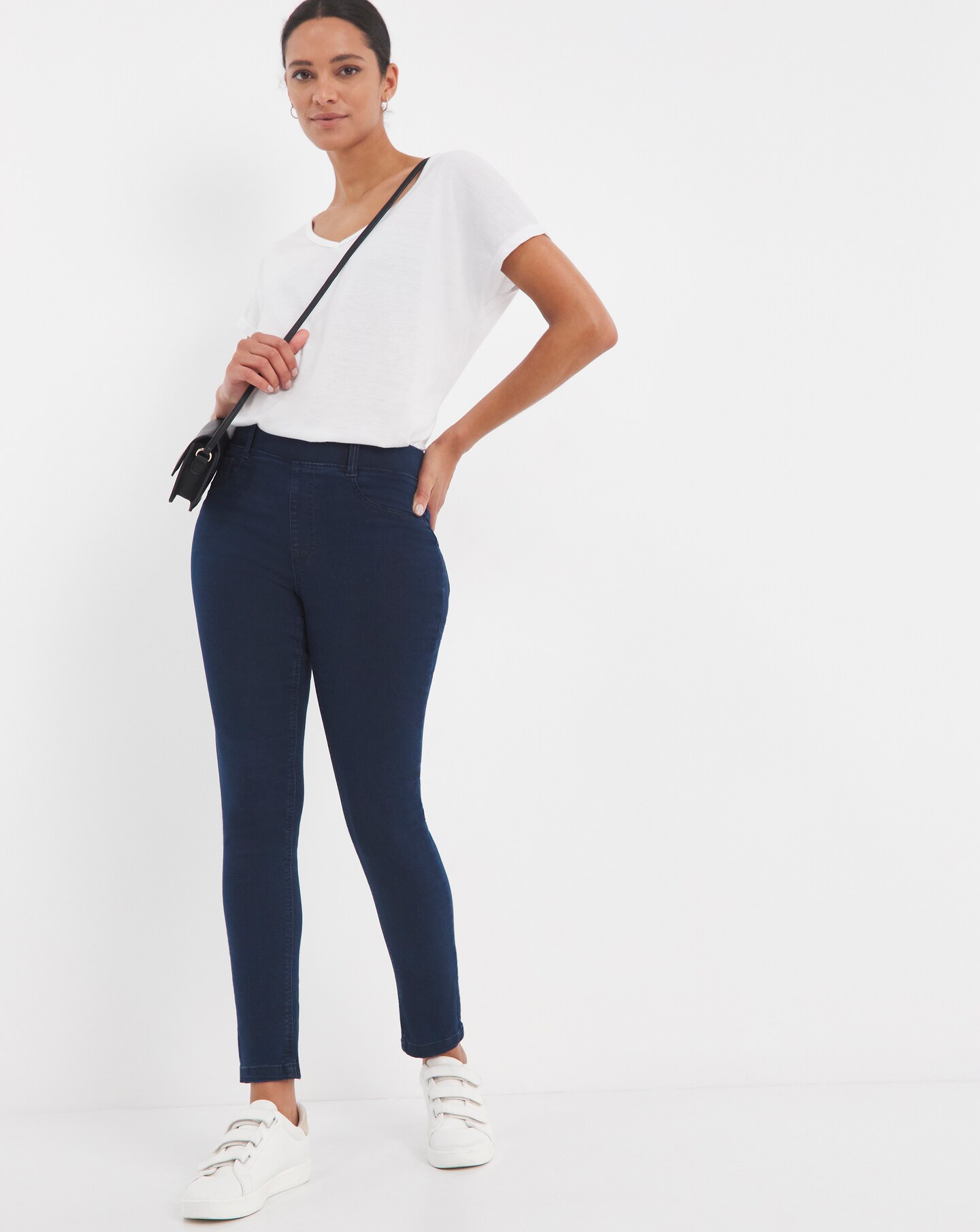 Bella Indigo Pull On Slim Leg Jeggings 