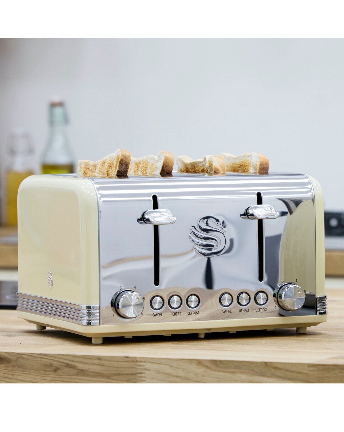 Swan Retro 4 Slice Cream Toaster